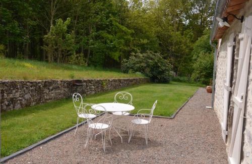 Mortagne-sur-Sevre House | La Remise: Family-Friendly Hotel with Pool & Great Reviews
