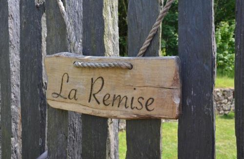 Mortagne-sur-Sevre House | La Remise: Family-Friendly Hotel with Pool & Great Reviews
