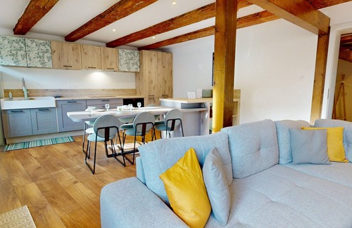 Kaysersberg-Vignoble Apartment | Experience La Renaissance Moderne: Rated 10/10, Pet Friendly