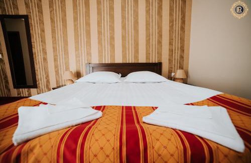 Three Oaks House | Discover La Rezidenta: Family-Friendly Retreat with 9.6/10 Score