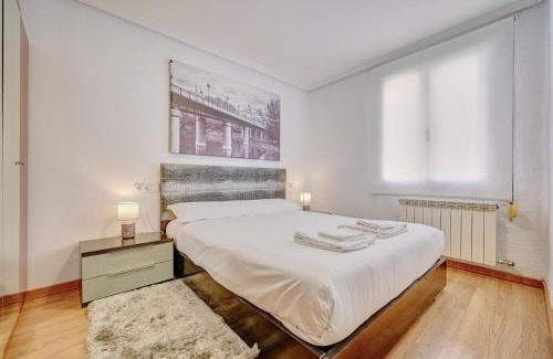 Logrono Apartment | Elegant La Ribera by Clabao: Family-Friendly Retreat
