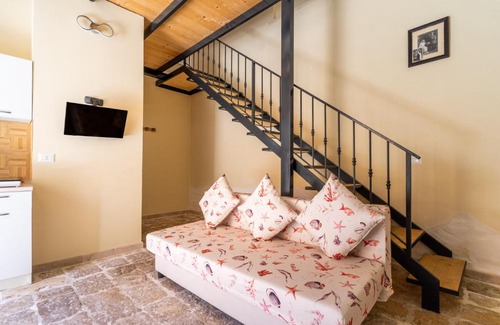 Alezio Apartment | Pet-Friendly Retreat: La rimesa di Tittì, Rated 9/10