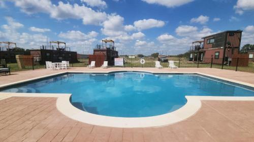 Fredericksburg Resort | La Rioja Station, 1BR with Pool & Patio