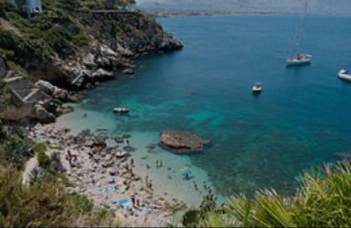 Aspra Apartment | Oceanfront Escape at La Riva - Guest Rated 9.8/10