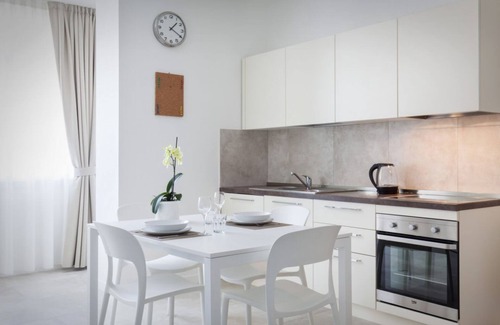 Garda Apartment | LA ROCCA SUITE: Steps from the Lake with Stunning Views