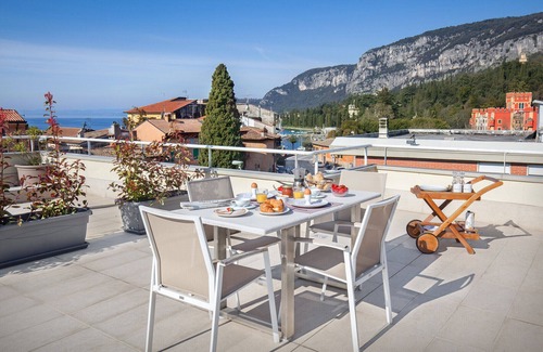 Garda Apartment | LA ROCCA SUITE: Steps from the Lake with Stunning Views