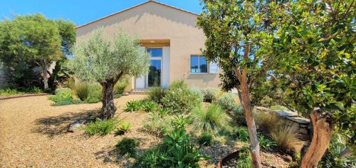 Ile du Levant Apartment | Discover La Roche aux Mouettes on Ile du Levant - Rated 9.8