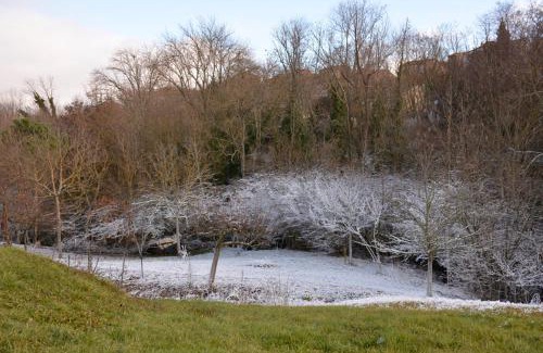 Chatel-Guyon House | Discover La Roche Pérégrine: Pet Friendly & Highly Rated
