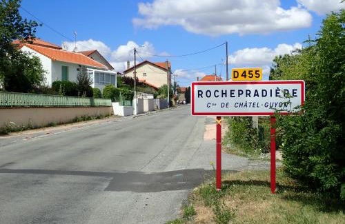 Chatel-Guyon House | Discover La Roche Pérégrine: Pet Friendly & Highly Rated