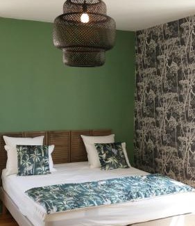Saint-Sauveur-d'Aunis Bed & Breakfast | Experience La Rochelle et l'Aunis: Pet-Friendly Retreat