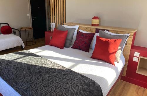 Saint-Sauveur-d'Aunis Bed & Breakfast | Experience La Rochelle et l'Aunis: Pet-Friendly Retreat