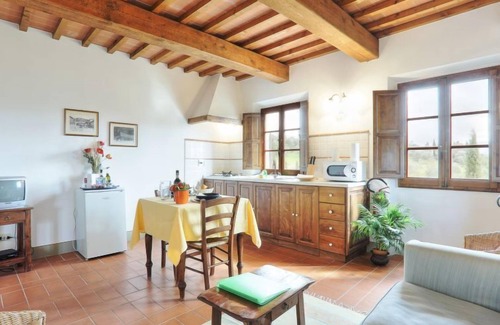 Grassina Apartment | Experience La Romantica: Oceanfront Bliss with Spa & Pool