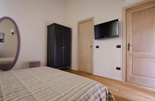 Castelnuovo Fogliani House | Experience La Rondanina: Oceanfront Stay with Great Amenities