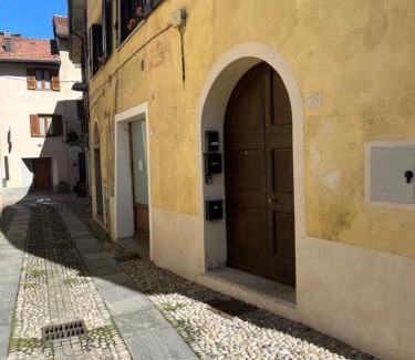 Pettenasco House | Explore LA RONDINE: Pet-Friendly Retreat with Top Reviews