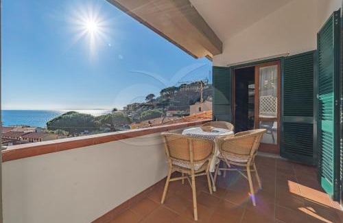Seccheto Apartment | Oceanfront Retreat at La Rondine su Seccheto - Goelba