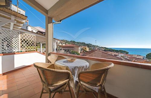 Seccheto Apartment | Oceanfront Retreat at La Rondine su Seccheto - Goelba