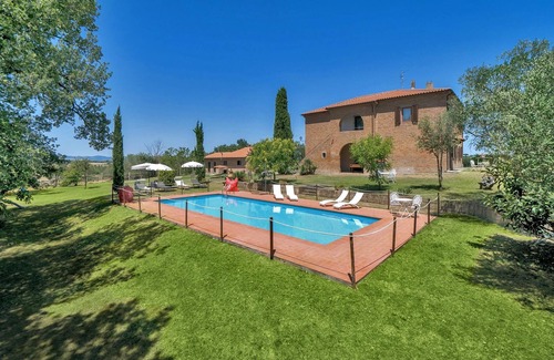 Ferretto Apartment | Discover Comfort at LA ROSA CANINA - Pet Friendly Stays