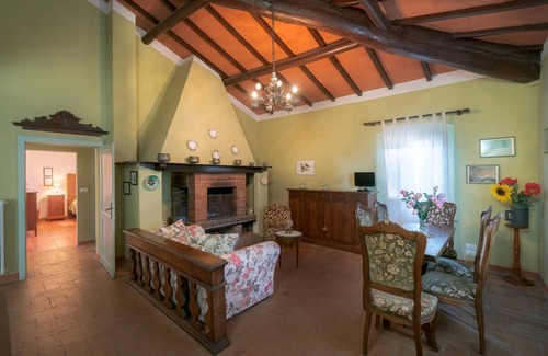 Ferretto Apartment | Discover Comfort at LA ROSA CANINA - Pet Friendly Stays