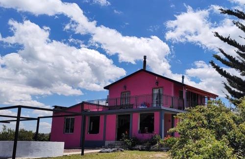 Achiras Ski Chalet | Pet-Friendly La Rosadita with Ocean Views and Breakfast