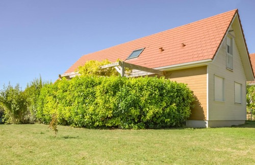 Ramerupt House | Cozy House: Pet-Friendly Retreat with Spa & Breakfast