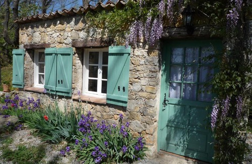 Montauroux Bed & Breakfast | Discover La Rose des Vents: Family-Friendly Getaway