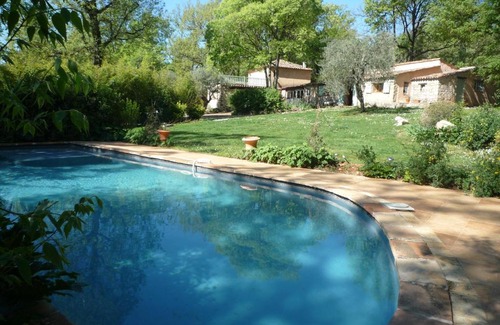 Montauroux Bed & Breakfast | Discover La Rose des Vents: Family-Friendly Getaway