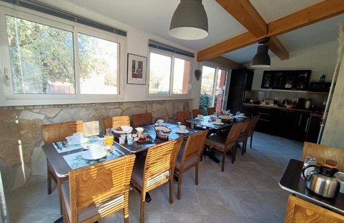 Neoules Bed & Breakfast | La rose des vents
