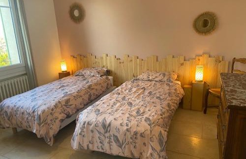Bonnieux House | Relax at La Roseraie Bonnieux: Pool & Family-Friendly Stay