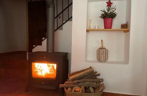 Hinojares House | Explore La Rosita: 4-Star Rural Retreat with Hot Tub