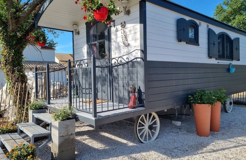 Arles Cottage | La roulotte Domaine de la tapie de Bouchet - in the Camargue