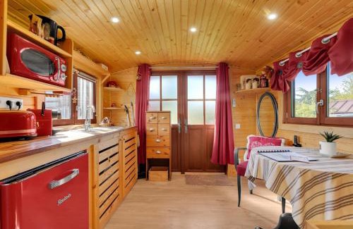 Villeneuve-de-Riviere House | Experience La Roulotte du Cagire: 9.6/10 Guest Favorite