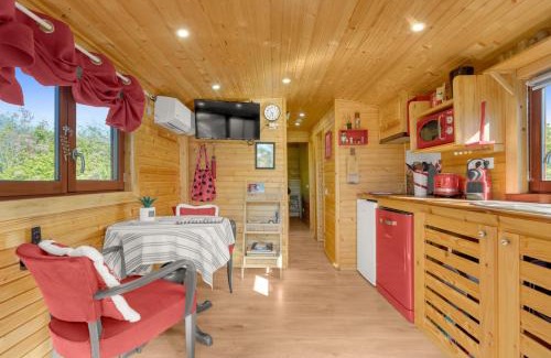 Villeneuve-de-Riviere House | Experience La Roulotte du Cagire: 9.6/10 Guest Favorite