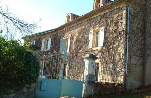 Champagnac-de-Belair Villa | Discover la Roussarie: Family-Friendly Stay with Pool