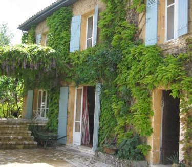 Champagnac-de-Belair Villa | Discover la Roussarie: Family-Friendly Stay with Pool