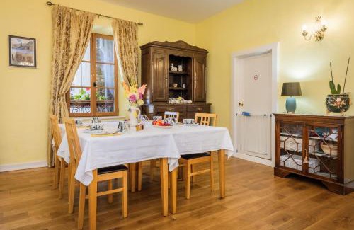 Segur-le-Chateau Bed & Breakfast | Pet-Friendly Retreat at La Ruche Chambres d'hôtes