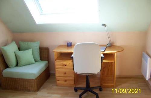 Ecouflant House | Discover La Salamandre: A Budget-Friendly Retreat