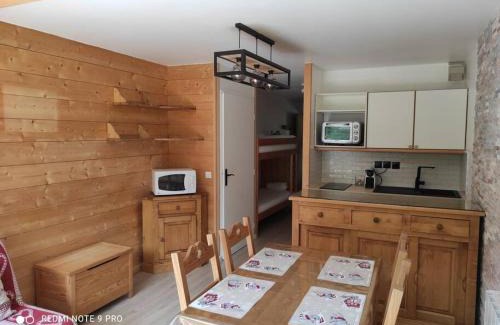 Le Serre Barbin Apartment | Family-Friendly Retreat in La Salle les Alpes - Rated 8.6