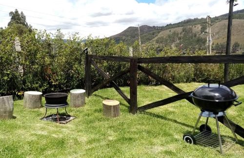Iza House | Pet-Friendly La Sarita: Perfect Rural Getaway with Kitchen