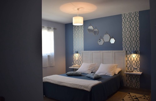 Marcillac-Saint-Quentin Bed & Breakfast | Experience La Sarlamandre: Guest Rated 9.8, Pool & Restaurant