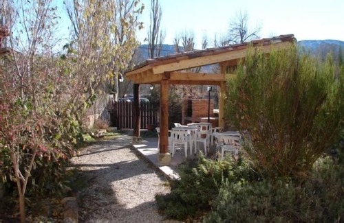 Alameda del Valle Cottage | Family-Friendly La Sauca Rural Apartment with Kitchen Access