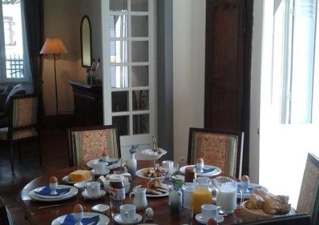 Vailly-sur-Sauldre Bed & Breakfast | Discover La Sauldre: Pet-Friendly Retreat with High Ratings