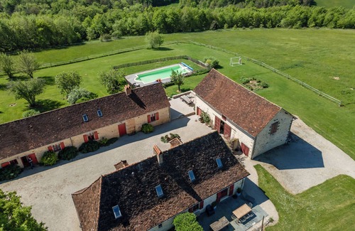 Bars House | La Sautie – Charming House with Heated Pool & Private Tennis Court, Close to Lascaux & Sarlat