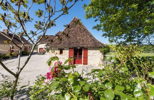 Bars House | La Sautie – Charming House with Heated Pool & Private Tennis Court, Close to Lascaux & Sarlat