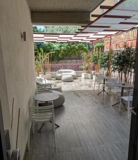 Cannizzaro Bed & Breakfast | Relax at La Scogliera Inn: Oceanfront & Spa Retreat