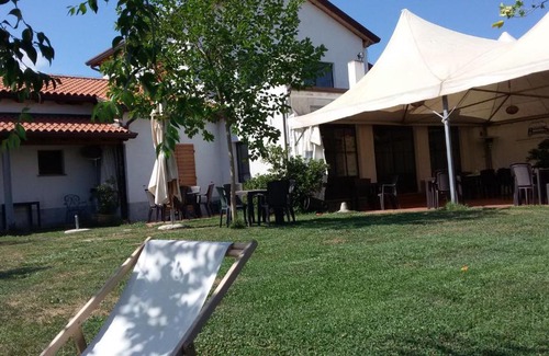 Sarzana Hotel | Oceanfront Retreat at La Scuderia with Pet-Friendly Options