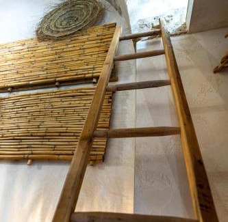Pulsano House | Family-Friendly Retreat at La Scunnuta Apartment