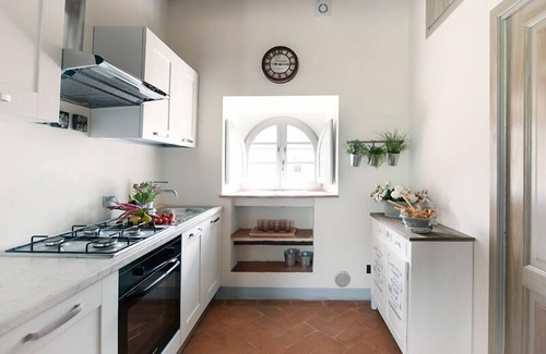 Monteriggioni Apartment | Discover La Senesina: Top-Rated Tuscan Getaway with Spa