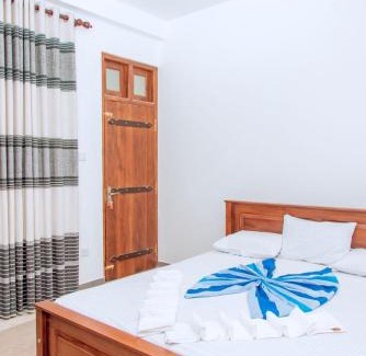 Kamburugamuwa House | Discover La Serene Resort: Private Beach & Ocean Views