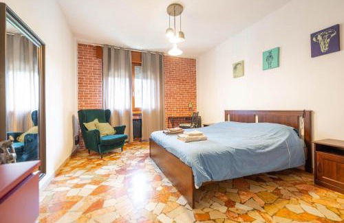 Campalto Apartment | Experience La Serenissima: Quirky Charm Awaits You