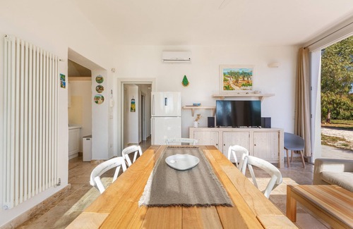 Salve House | Explore Ocean View Bliss at 496 La Serrazza Hotel